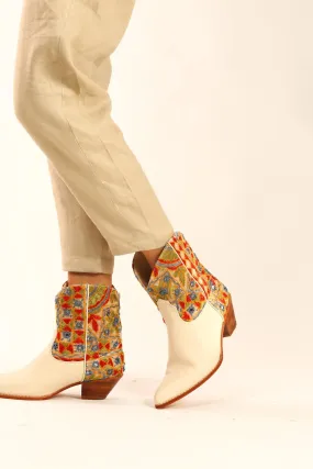 EMBROIDERED INDIAN BOOTS LEEJ