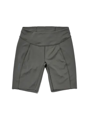 Janji Women's 7 inch Pace Short in Carbon AW24