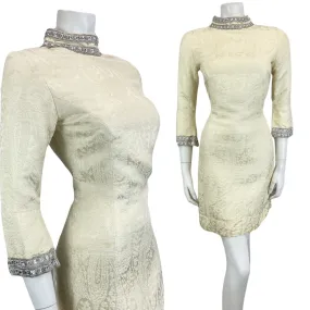 VINTAGE 60s 70s BEIGE SILVER TEXTURED MOD MINI PARTY CHRISTMAS EVENING DRESS 8